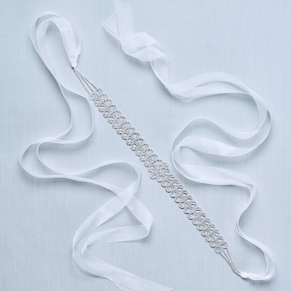 Crystal link sash